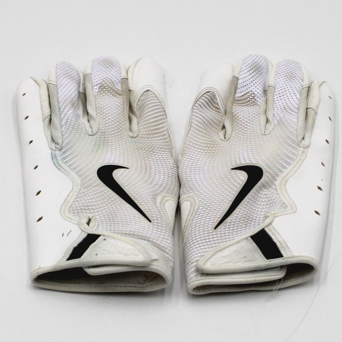 Pittsburgh Steelers #81 Lake McRee Game Used Gloves vs Green Bay Packers 8.13.26 2 Pittsburgh Steelers #81 Lake McRee Game Used Gloves vs Green Bay Packers 8.13.26