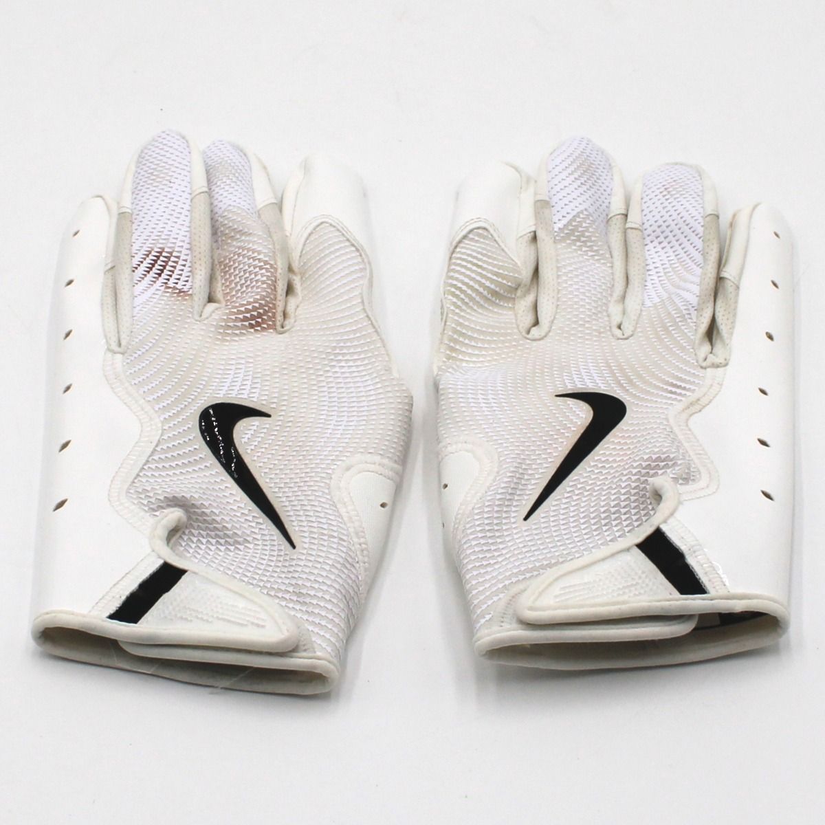 Pittsburgh Steelers #37 Riley Nowakowski Game Used Gloves vs Buffalo Bills 8.27.26 2 Pittsburgh Steelers #37 Riley Nowakowski Game Used Gloves vs Buffalo Bills 8.27.26