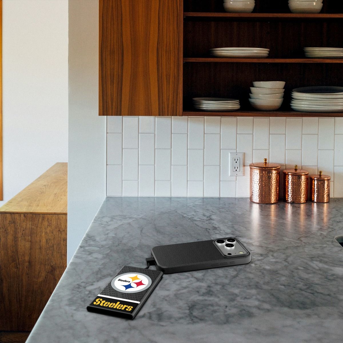 Pittsburgh Steelers Endzone Plus Powerbank 4 Pittsburgh Steelers Endzone Plus Powerbank