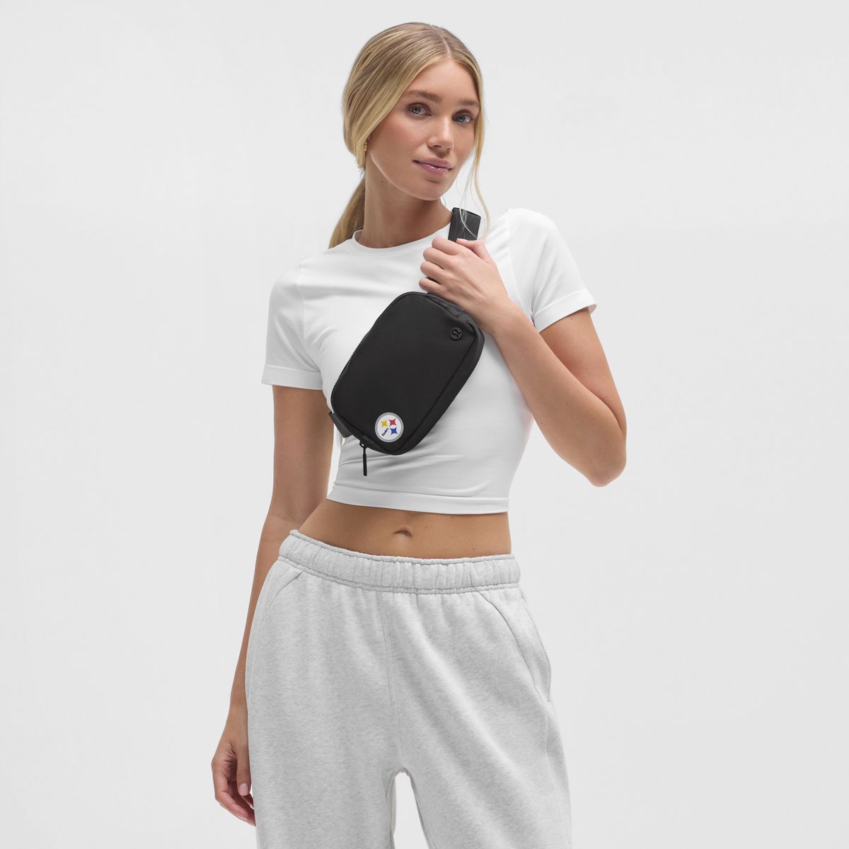 Pittsburgh Steelers lululemon Everywhere Belt Bag 8 Pittsburgh Steelers lululemon Everywhere Belt Bag