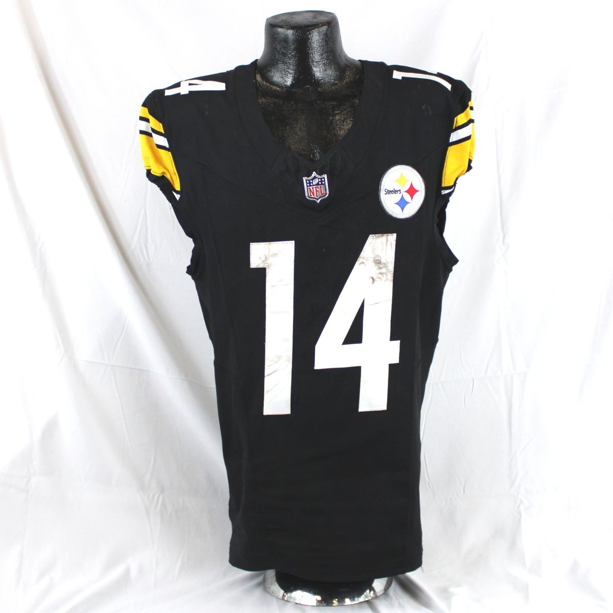 Pittsburgh Steelers #14 Kenneth Gainwell Home Game Used Jersey* vs Baltimore 2 Pittsburgh Steelers #14 Kenneth Gainwell Home Game Used Jersey* vs Baltimore