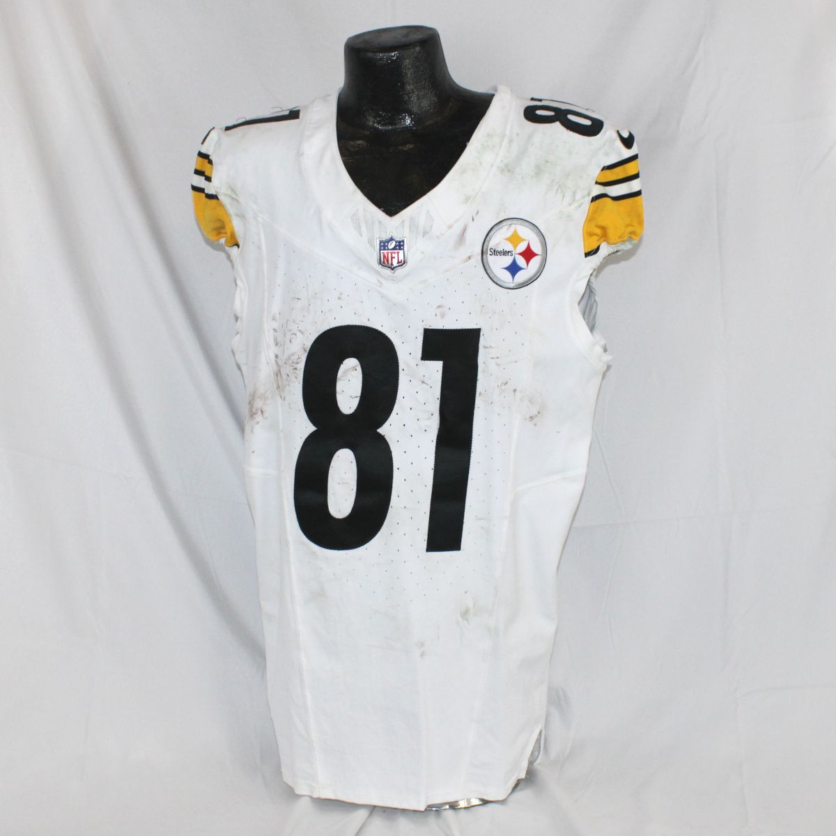 Pittsburgh Steelers #81 Jonnu Smith 2025 Away Game Used Jersey 2 Pittsburgh Steelers #81 Jonnu Smith 2025 Away Game Used Jersey